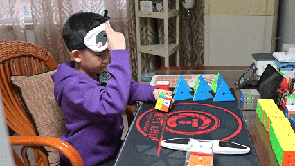 大乐透今日开奖-8岁“小孩哥”曹柏辅：指尖魔方转出全国荣耀|总冠军|金字塔|复原|新区|大神_新浪体育_新浪新闻