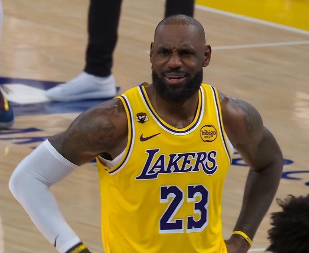 大乐透开奖结果查询-詹皇肘击对手后脑，裁判却吹对方犯规！黄蜂挑战失败，全队看呆了